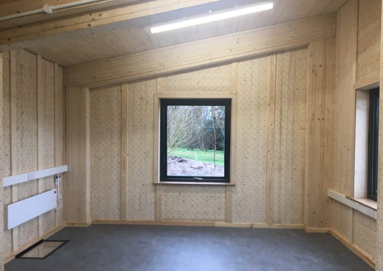 Engineers Build Adhesive-Free 100% Timber Building