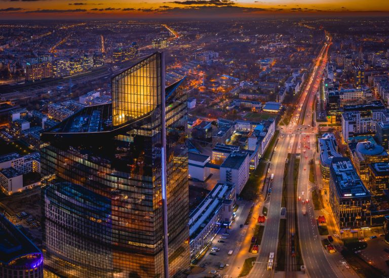 Skyliner, one of Warsaw’s Newest Skyscrapers, Uses HID Mobile Access to Increase Convenience, Boost Efficiency and Maximize Security