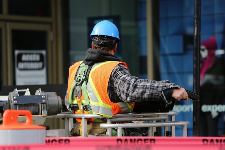 7 Mistakes That Can Put The Construction Workers at Risk