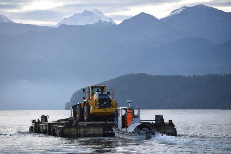 Volvo CE floats L260H across Swiss lake to customer quarry