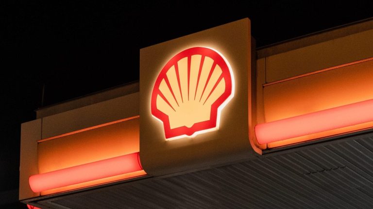 Shell's Record Yearly Profits and Performance