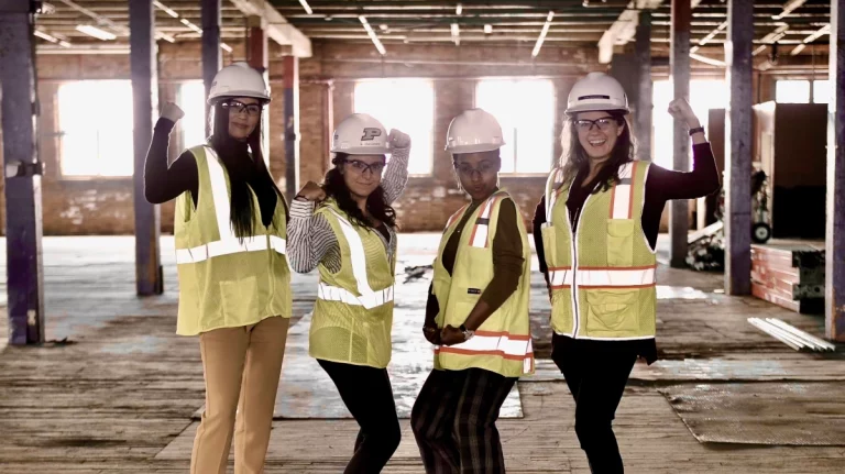 Building a career in a male-dominated industry – female construction workers are keen to break the mold