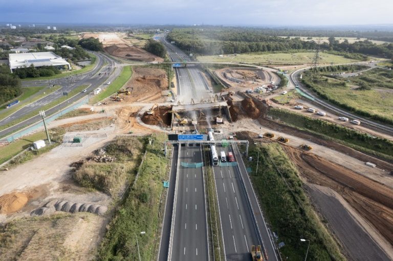 Balfour Beatty VINCI removes bridge over M42 to make way for HS2 - 14 hours ahead of schedule