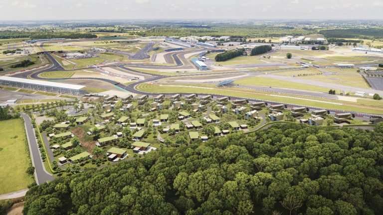 Escapade Silverstone completes new facility with unbranded finance on unique £90m trackside residence and clubhouse development