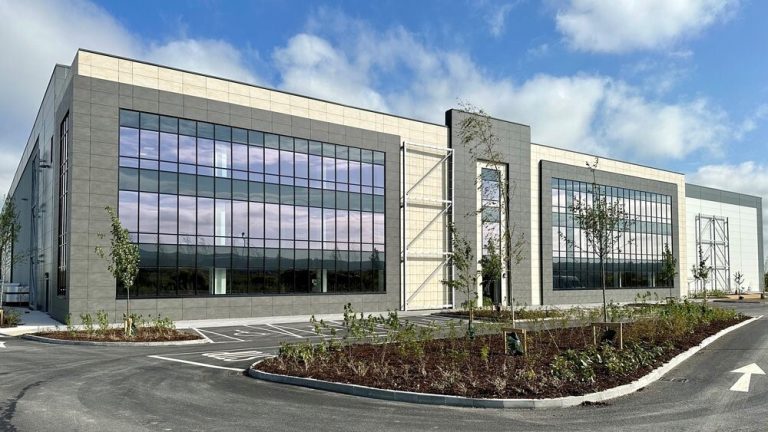 Glencar awarded contract to fit-out new 240,000 sq ft carbon neutral in operation warehouse development and office complex for PRL Logistics in Dublin