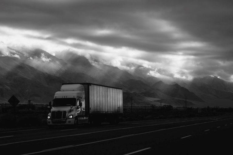 Integrating Expedited Trucking into Modern Construction Logistics