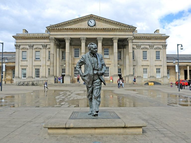 Kirklees Cabinet Approves £23M Capital Investment Programme for 2024-2026