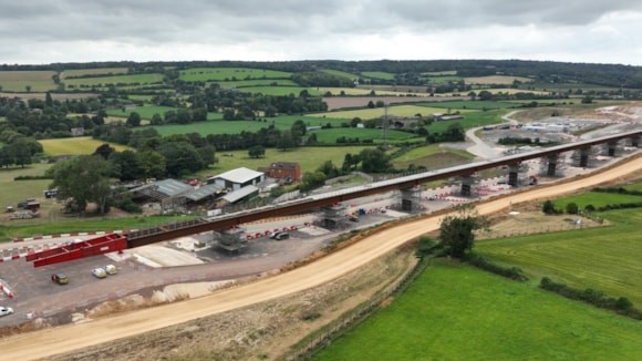 New Timelapse: HS2 completes epic 8 month Wendover Dean Viaduct deck slide