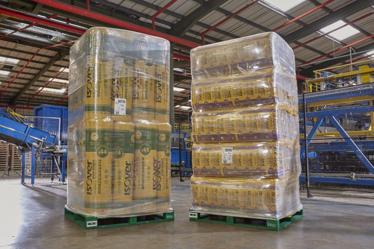 Isover becomes the first insulation manufacturer in the UK to switch to reusable pallets