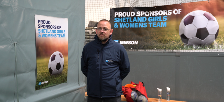 Jewson signs sponsorship deal with Shetland Girls & Women’s FC