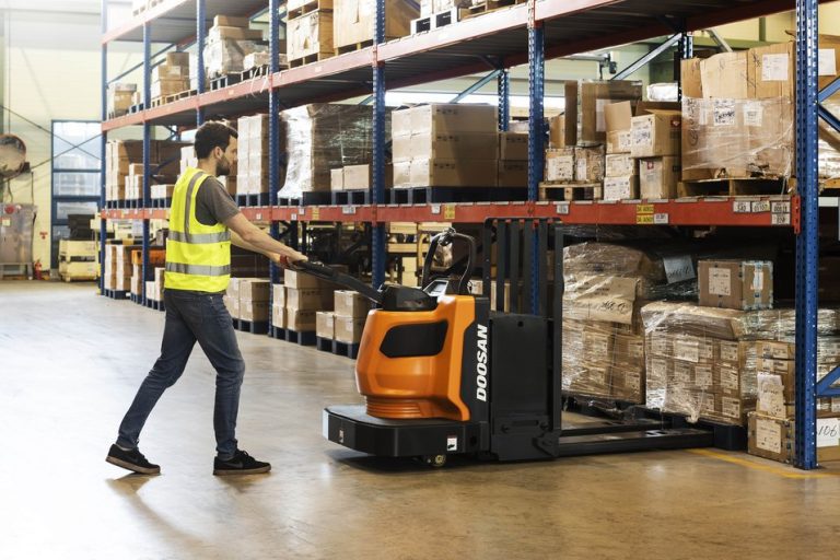 How Electric Pallet Jacks Can Revolutionize Your Material Handling Operations