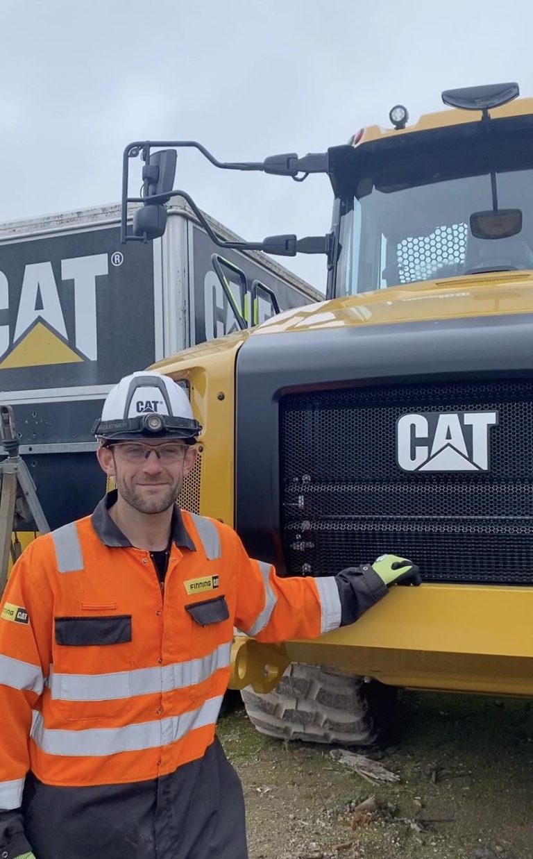 Finning takes the lead in the first round of the Caterpillar® Global Dealer Technician Challenge