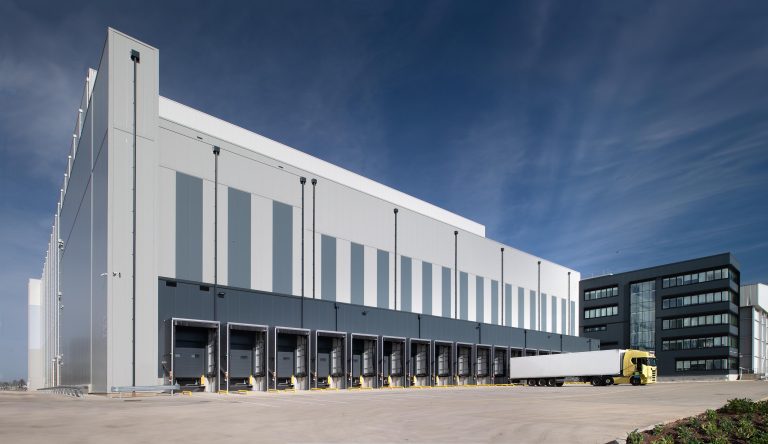 McLaren Construction Midlands and North completes the UK’s largest cold store facility