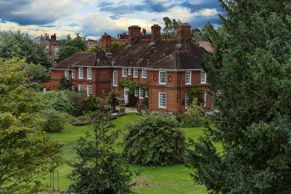 The Use of Cryptocurrency And Its Impact On Residential and Commercial Real Estate in England