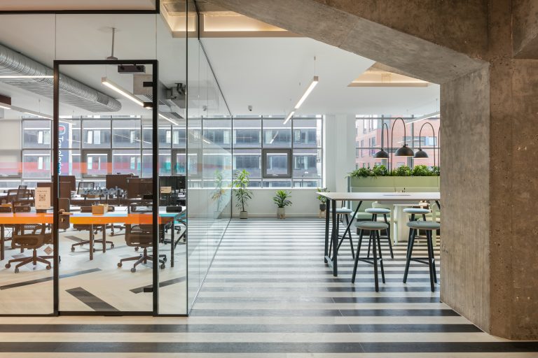 P&A Projects provides bespoke lighting solutions for the Express Building, Manchester
