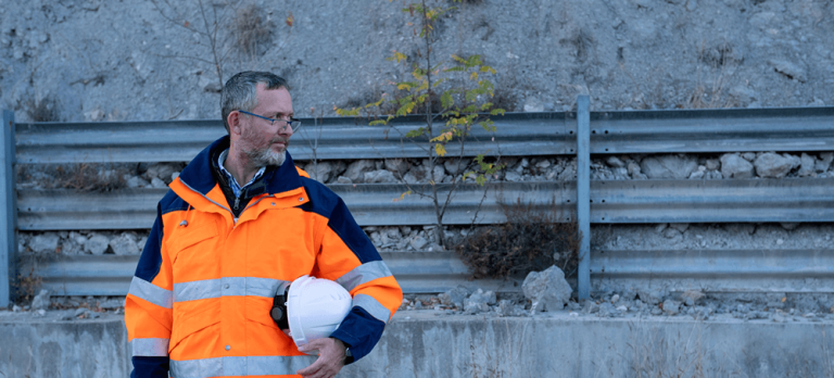 Embroidered vs. Printed Workwear: Which is Best for Your Business?