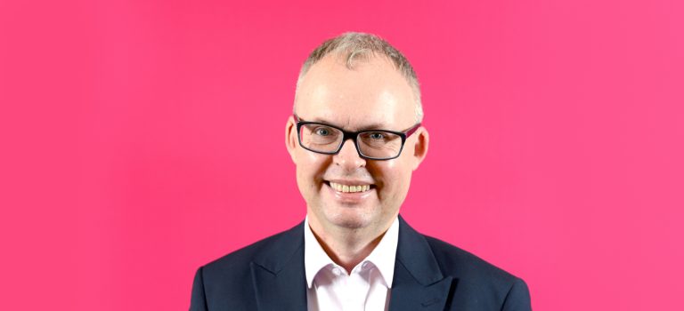 Tackling late payments: How construction businesses can improve cash ﬂow management