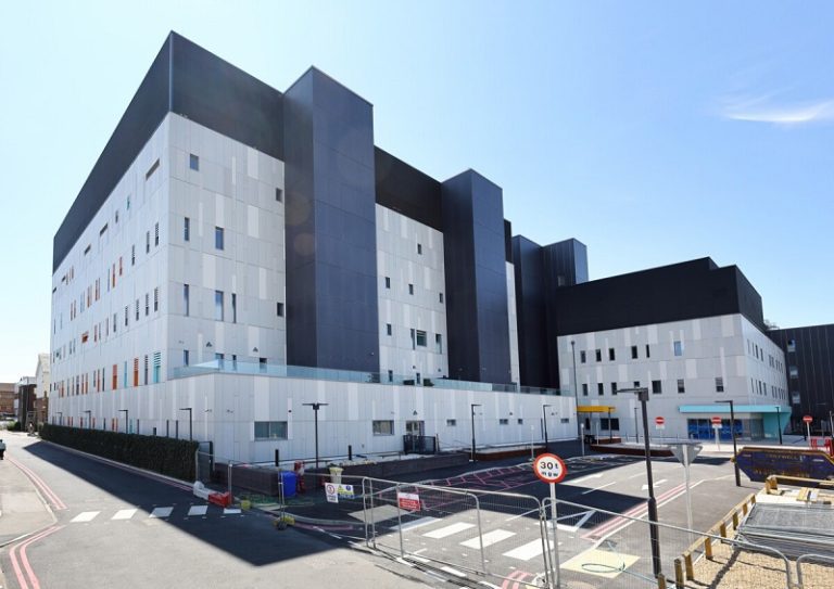 Kier hands over clinical buildings at Luton hospital