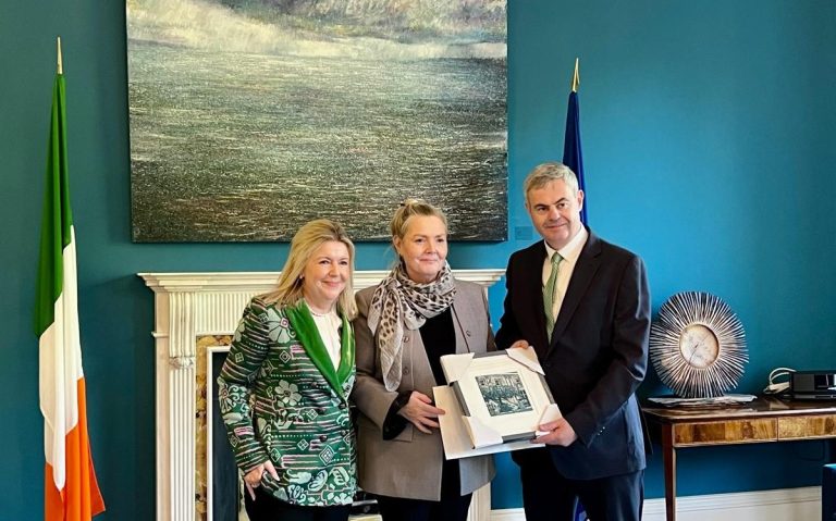 Jacqueline O’Donovan OBE honoured with lifetime achievement award by the London Irish Centre in the UK