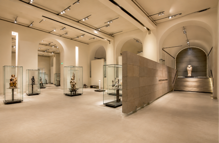 TOTO equips the restroom facilities of the Gallery of Five Continents at the Musée du Louvre