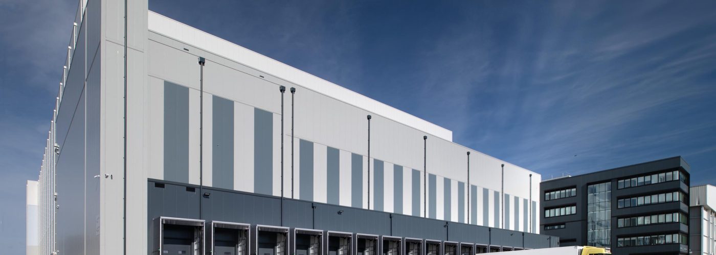McLaren Construction Midlands and North completes the UK’s largest cold store facility
