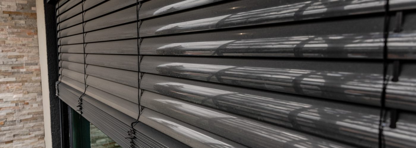 5 Common Mistakes to Avoid When Installing Outdoor Blinds