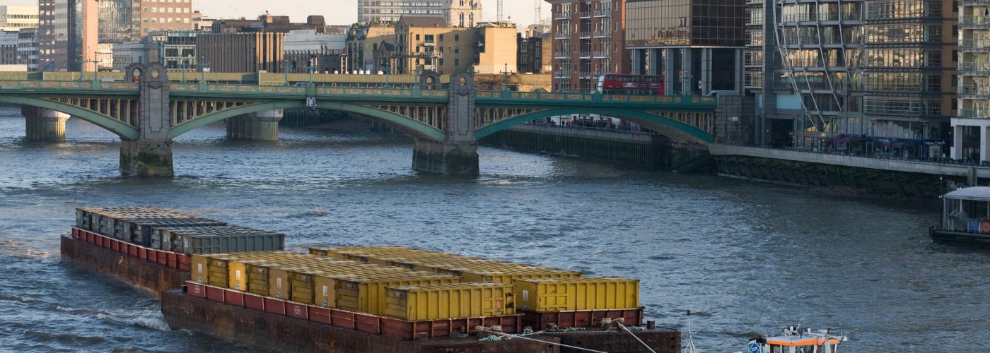 Barge_on_River_Thames_London_-_Dec_2009