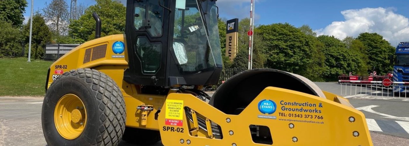 The first Cat® CS12 GC with Machine Drive Power (MDP) going into groundworks in the UK.