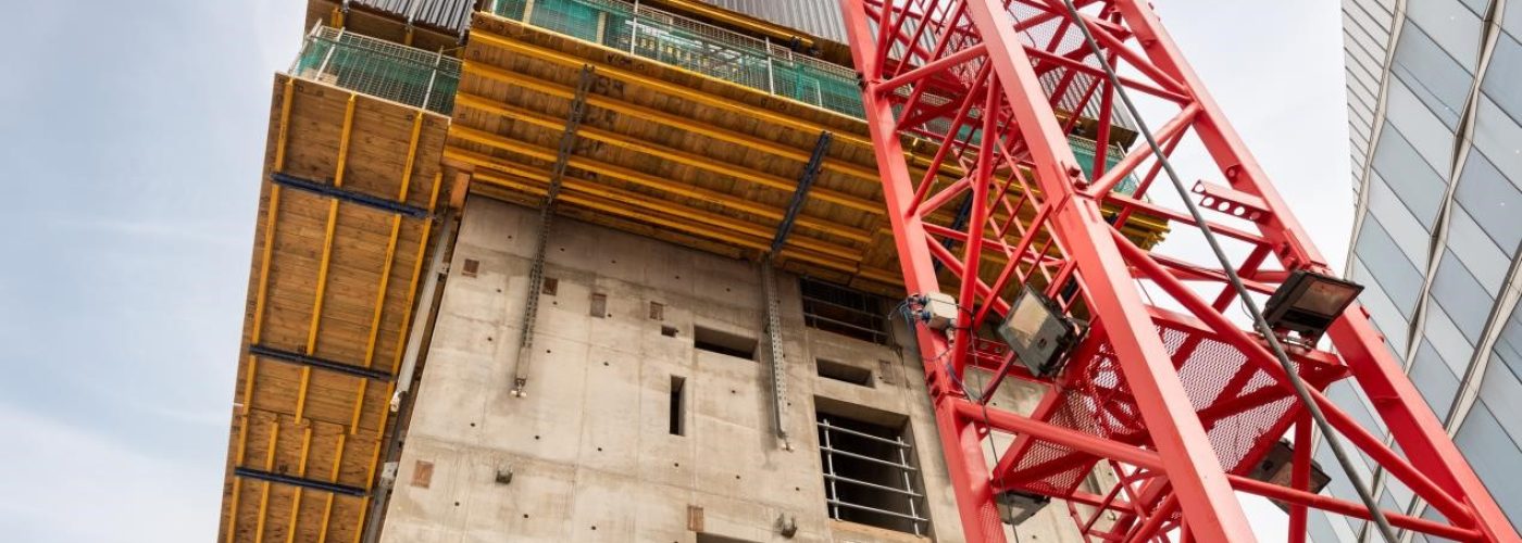 Doka Formwork and hydraulic climbing system facilitates constrained capital building project