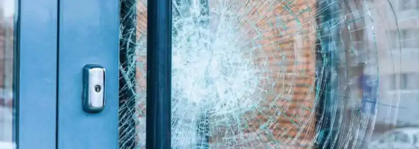 From Fragile to Fortified: Expert Tips on Finding the Right Emergency Glass Replacement and Window Fixing Services