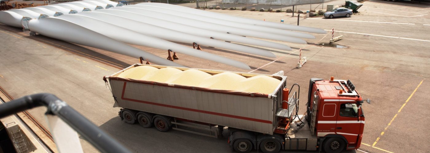 Why Self-Managing Machinery Logistics is Slowing Down UK Construction Firms