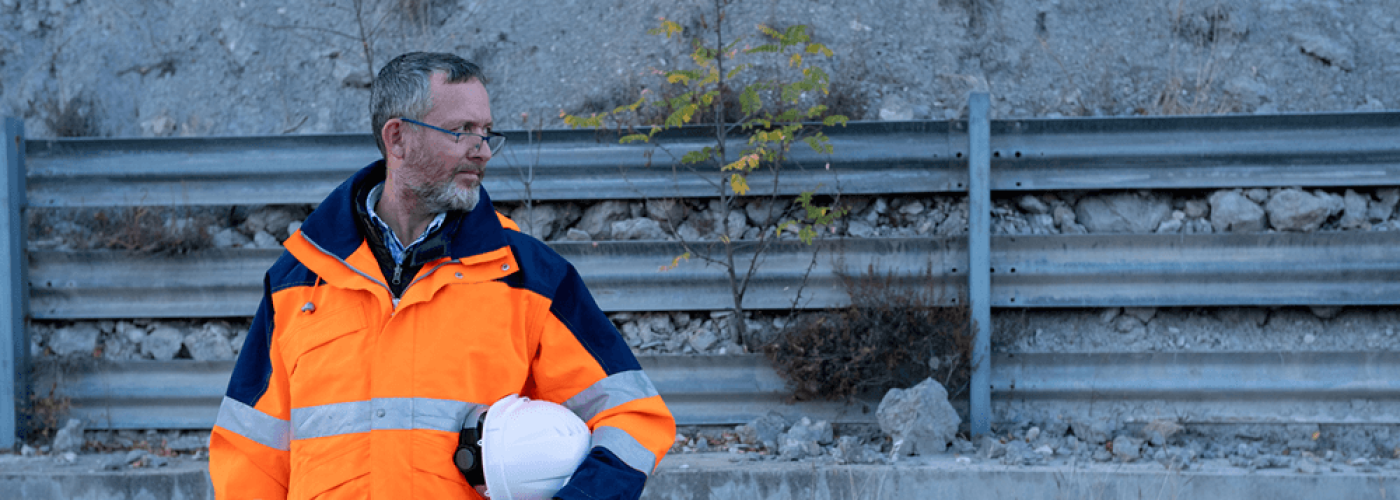 Embroidered vs. Printed Workwear: Which is Best for Your Business?